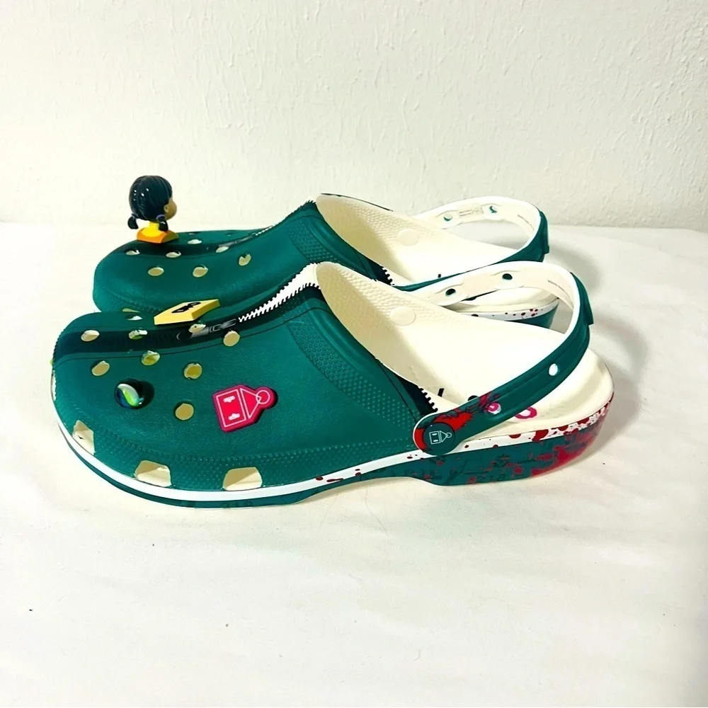 Crocs X Netflix Squid Game Classic Clog Mens Size 13 NWT Dark Green with Jibbitz